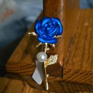 Blue Rose Gold Brooch with Pearl Accent
